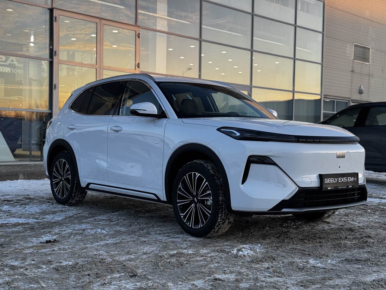 Geely EX5 EM-i Макс/Max 1.5 гибрид. передний привод