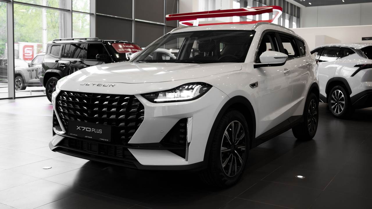 Jetour X70 Plus Комфорт 1.6T 7 РКП 26 г.в.