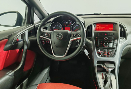 Opel Astra GTC 2012 года с пробегом 163 596 км, фото 11