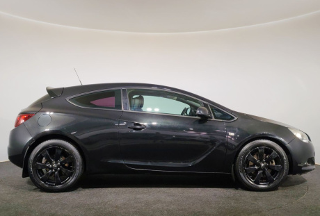 Opel Astra GTC 2012 года с пробегом 163 596 км, фото 4