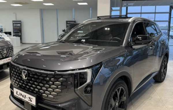 Changan UNI-S IV 1.5T робот. Люкс полный привод 26 г.в