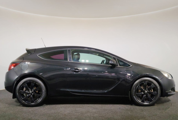 Opel Astra GTC 2012 года с пробегом 163 596 км, фото 4