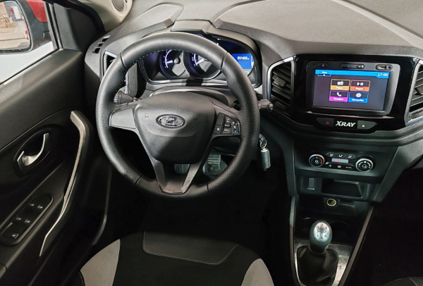 LADA XRAY 2016 года с пробегом 95 391 км, фото 11